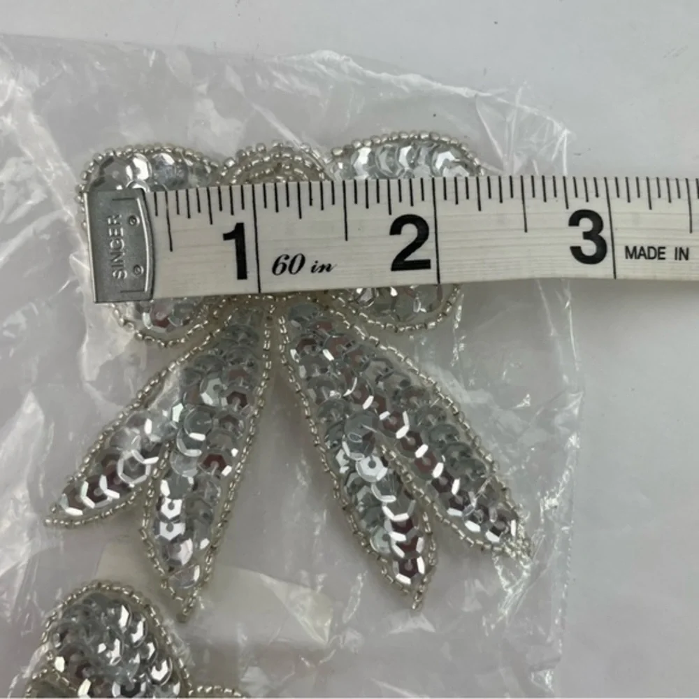 Metallic Silver Sequins Bow Appliqué‎